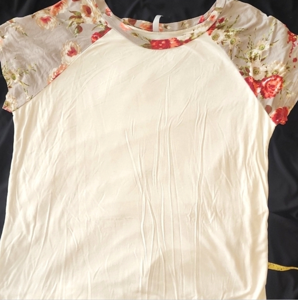 Acting Pro Cream Top with Floral Sleeves